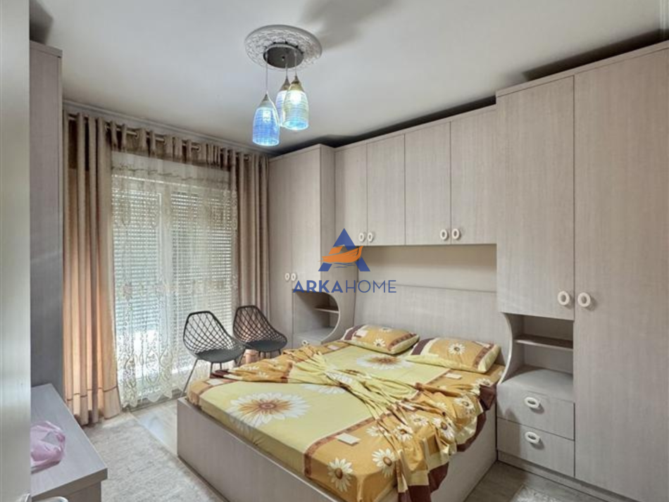 Tirane, jepet me qera apartament 1+1+Ballkon Kati 1, 60 m² 600 € 
