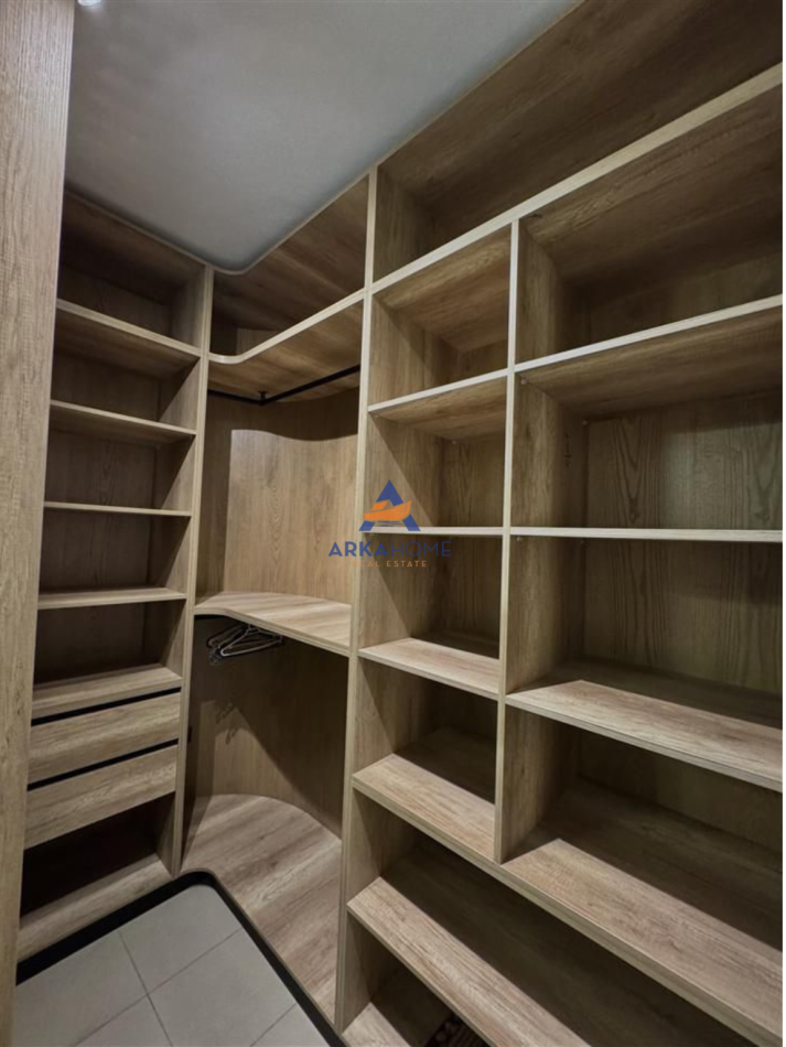 Tirane, jepet me qera apartament 1+1 Kati 2, 500 €