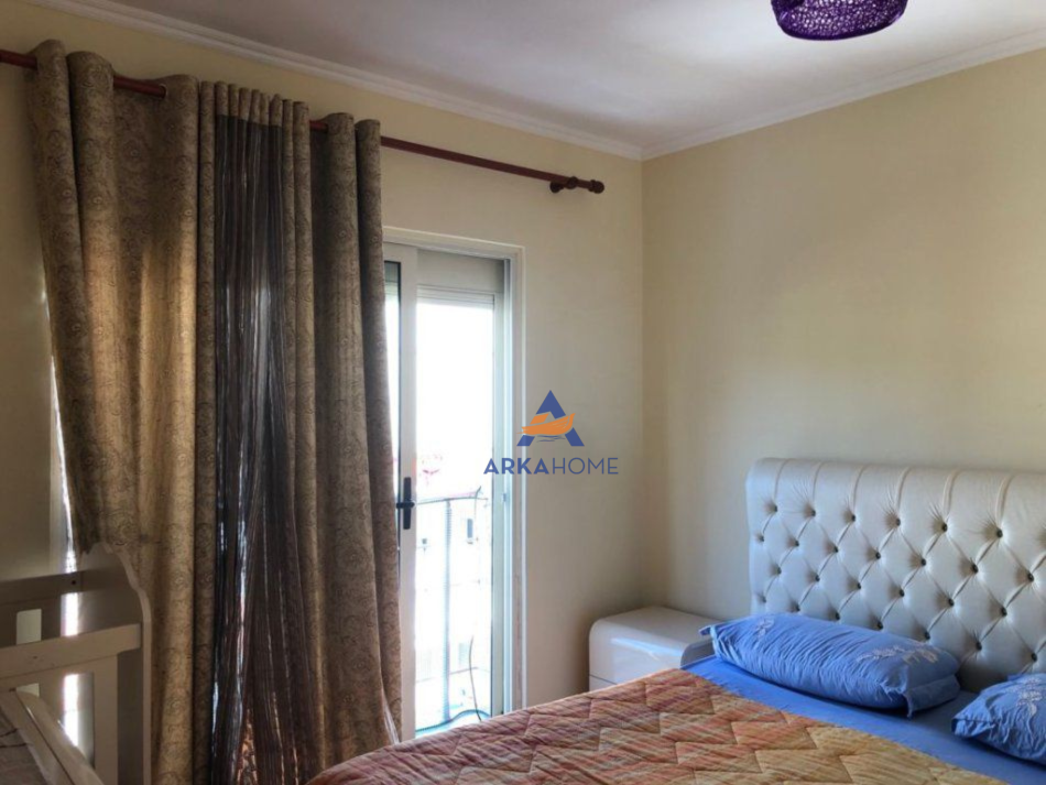 Tirane, jepet me qera apartament 1+1+Ballkon Kati 4, 65 m² 500 € (RRUGA E ZALLIT)