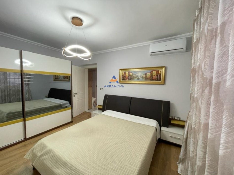 Tirane, shitet apartament 1+1 Kati 2, 60 m² 200.000 € (LIQENI ARTIFICIAL)