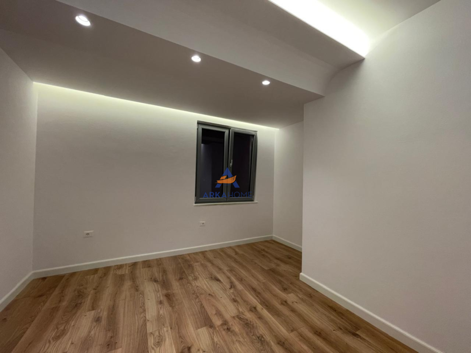Tirane, shitet apartament Kati 10, 101 m² 212.000 € (RRUGA E KAVAJES, PRANE QENDRES GLOBE)