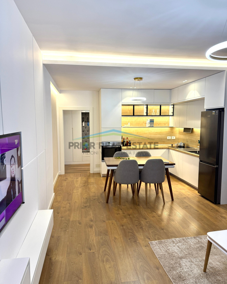 Tirane, jepet me qera apartament 2+1+Ballkon Kati 4, 110 m² 1.000 € (Rruga e Elbasanit)