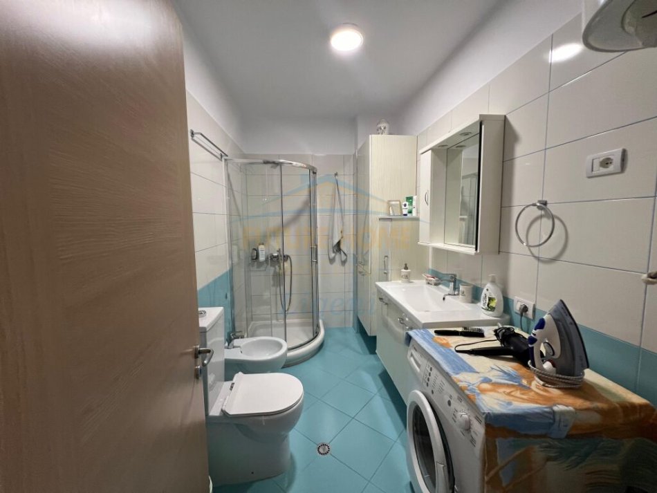 Tirane, jepet me qera apartament 3+1+Ballkon Kati 5, 138 m² 600 € (Kodra e Diellit)