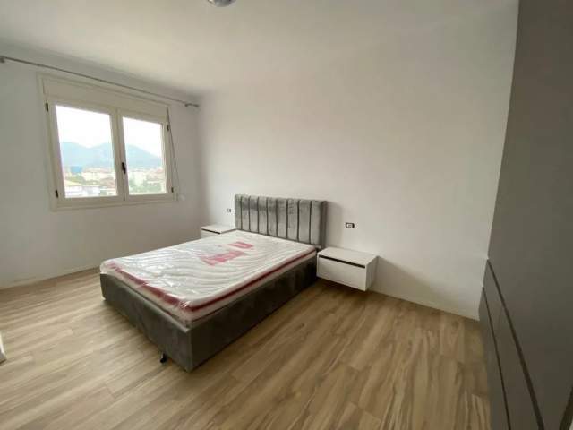 Tirane, jepet me qera apartament 1+1+BLK Kati 4, 85 m² 400 Euro (brryli)