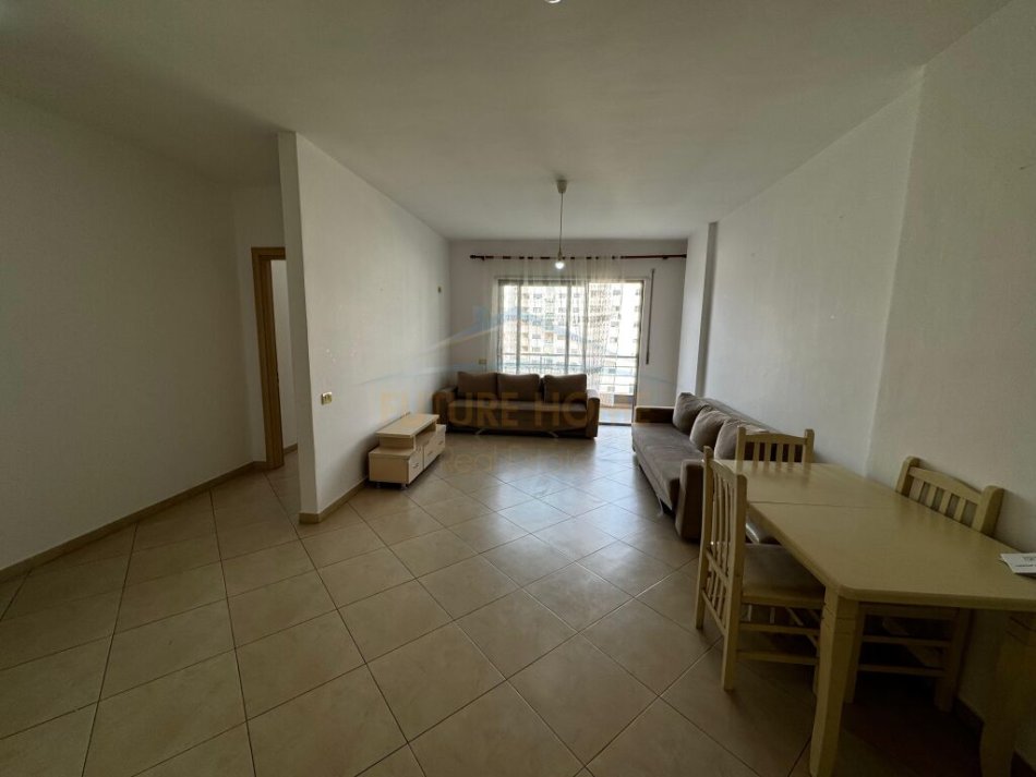 Tirane, shitet apartament 2+1+Ballkon Kati 5, 96 m² 140.000 € (UNAZA E RE)