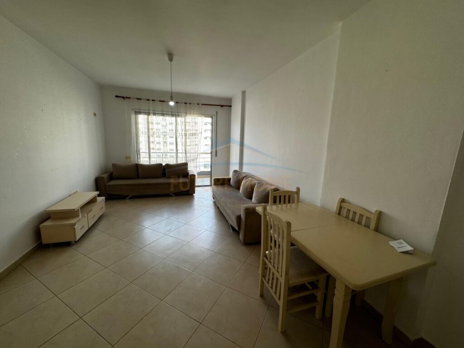 Tirane, shitet apartament 2+1+Ballkon Kati 5, 96 m² 140.000 € (UNAZA E RE)
