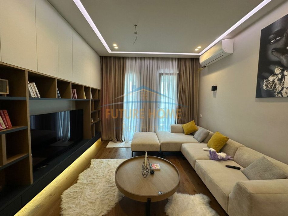 Tirane, jepet me qera apartament 2+1+Ballkon Kati 10, 120 m² 1.300 € (Kompleksi Square 21)