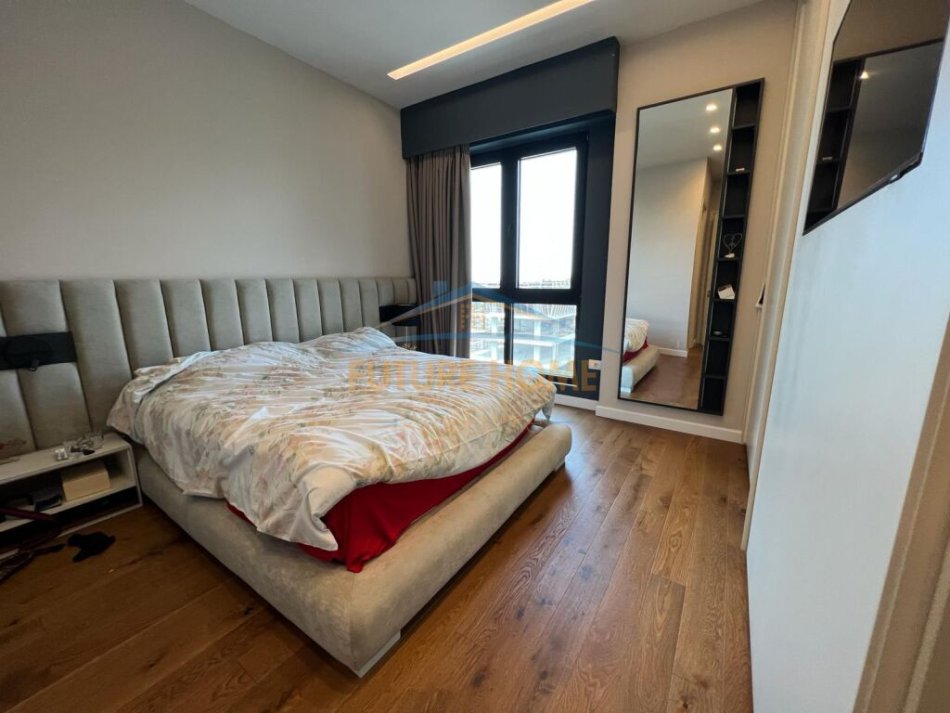 Tirane, jepet me qera apartament 2+1+Aneks+Ballkon Kati 10, 120 m² 1.300 € (RRUGA E KAVAJES)