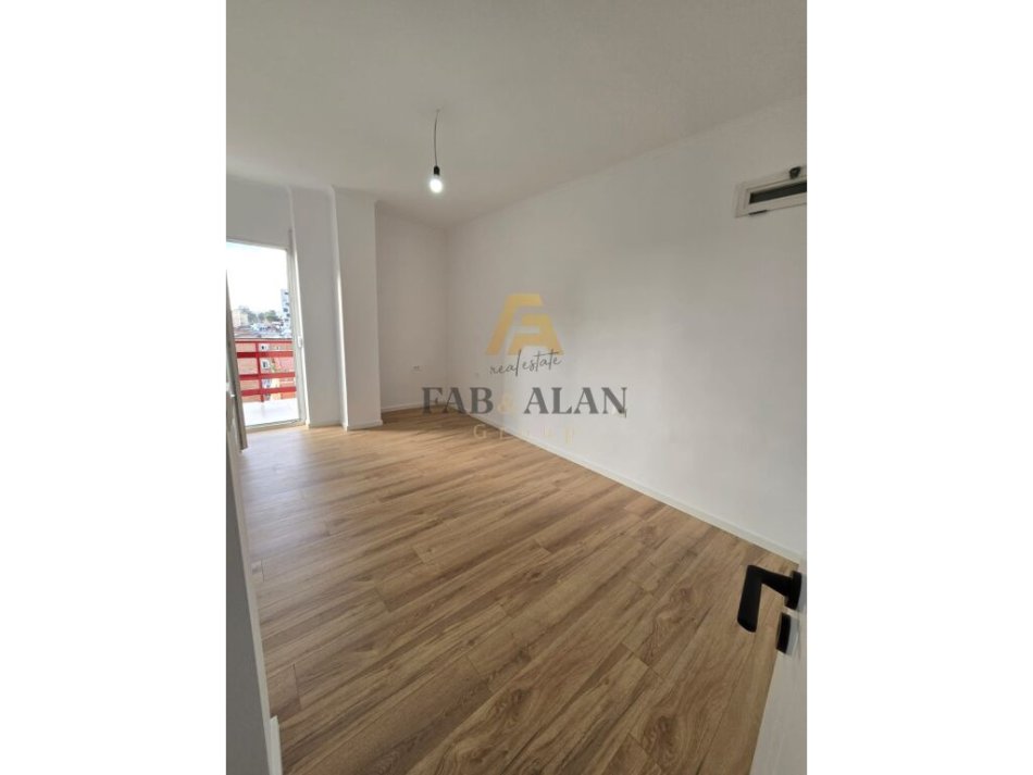 Tirane, shitet apartament 2+1 Kati 5, 75 m² 132.000 € (Xhanfize Keko)