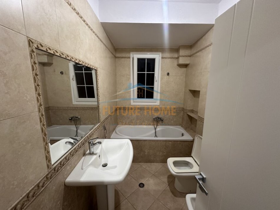 Tirane, shitet 2+1 Kati 3, 68 m² 150.000 € 