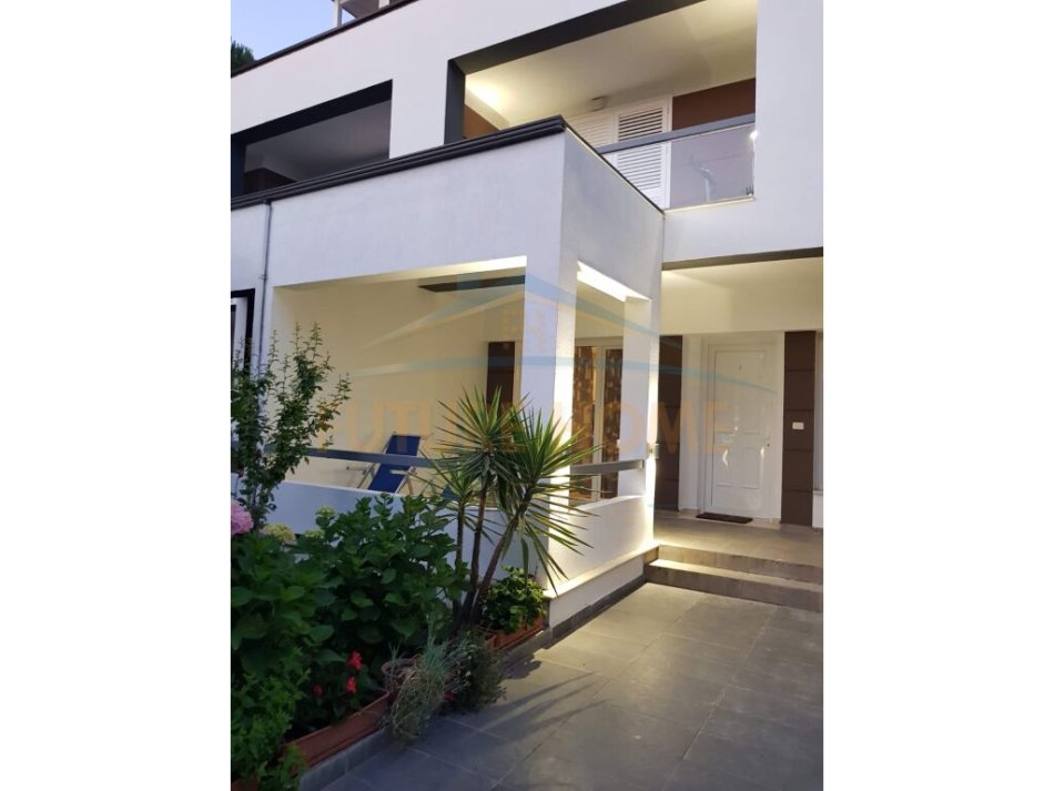 Durres, shitet Vile 3 Katshe Kati 0, 436 m² 700.000 € (Lura 1 Gjiri i Lalzit, Durres.)