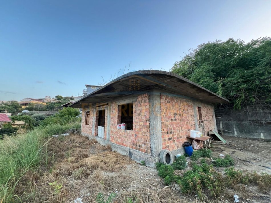 Durres, shitet shtepi 2+1 Kati 0, 500 m² 240.000 € (Vila e zogut, Durres)