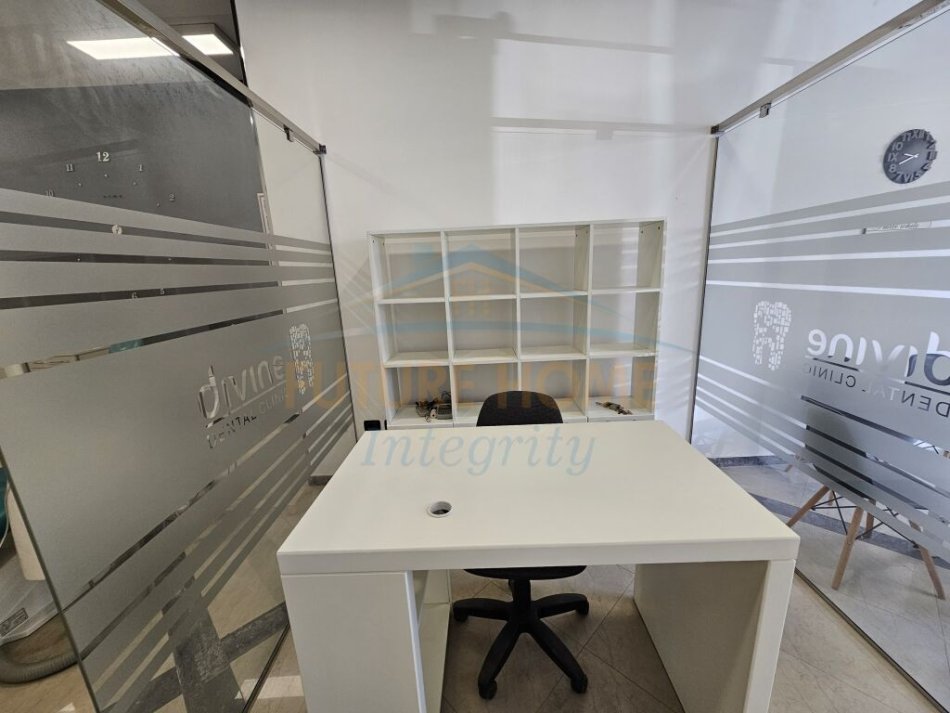 Tirane, shitet ambjent biznesi Kati 0, 72 m² 155.000 € (Rruga Ferit Xhajko)