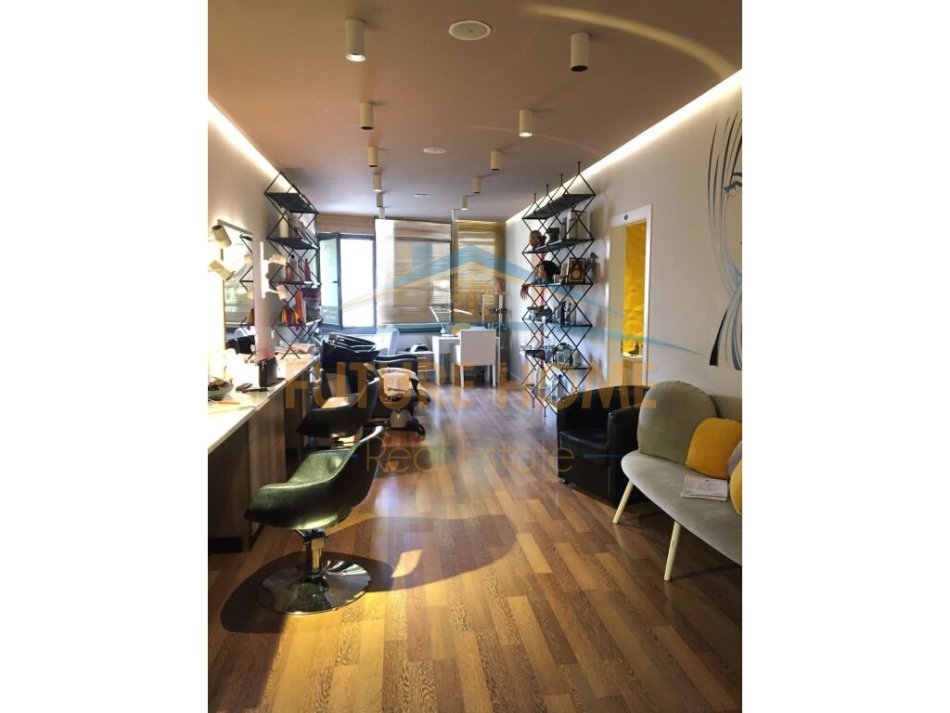 Tirane, shitet apartament 3+1+Aneks+Ballkon Kati 3, 124 m² 250.000 € (Qender)