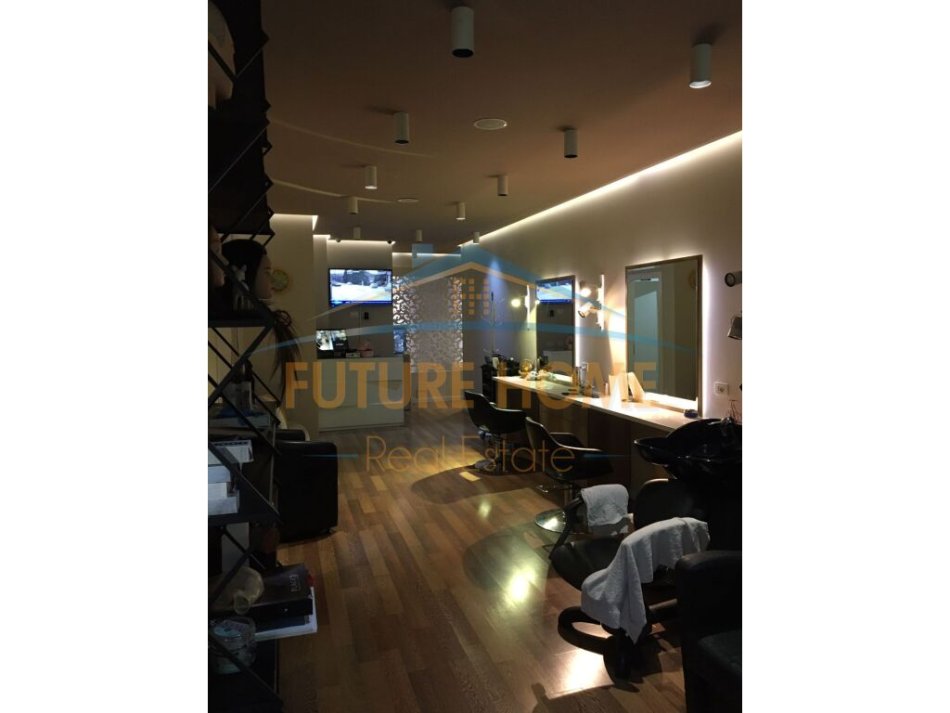 Tirane, shitet apartament 3+1+Aneks+Ballkon Kati 3, 124 m² 250.000 € (Qender)