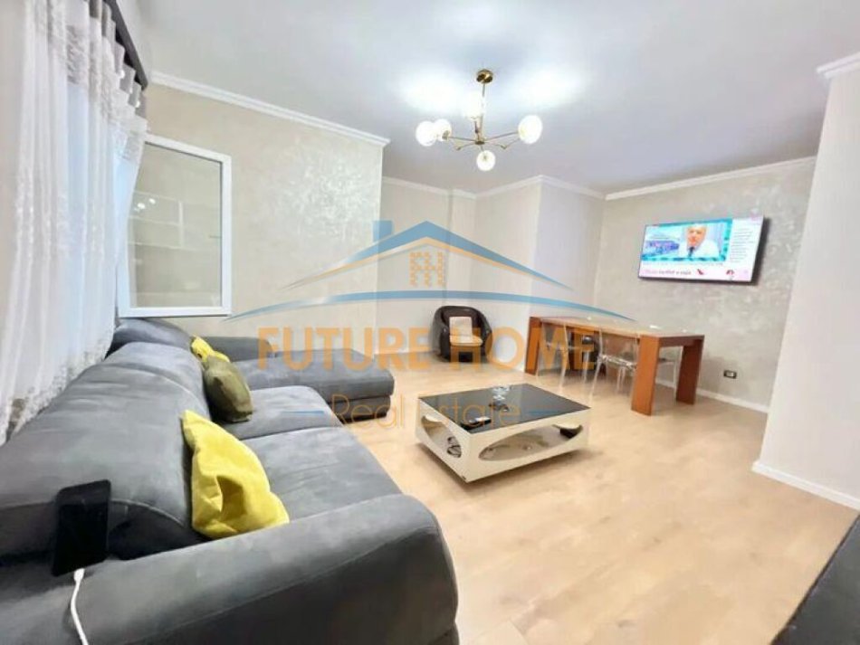 Tirane, jepet me qera 2+1+Ballkon Kati 6, 96 m² 700 € (21 Dhjetori)