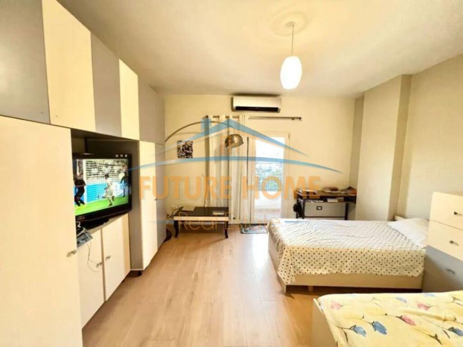 Tirane, jepet me qera 2+1+Ballkon Kati 6, 96 m² 700 € (21 Dhjetori)