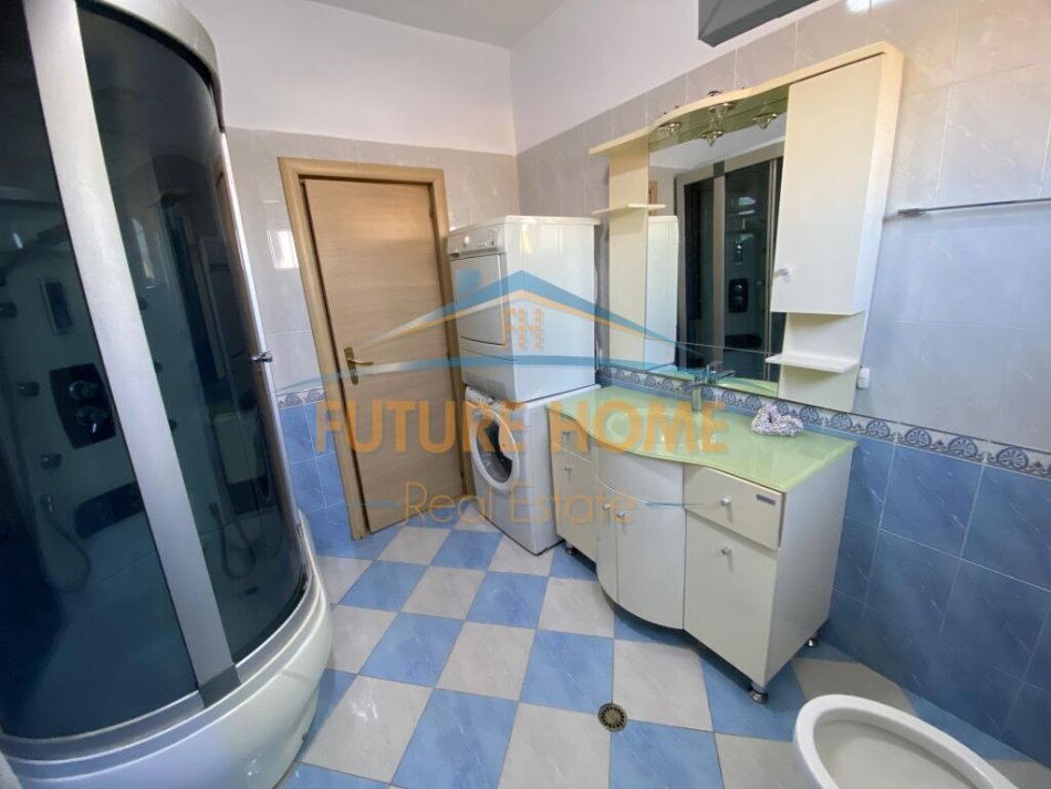 Tirane, jepet me qera apartament 2+1+Ballkon Kati 6, 96 m² 700 € (21 DHJETORI)