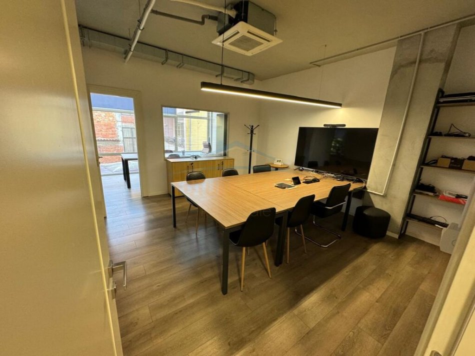 Tirane, shitet Kati 1, 514 m² 1.550.000 € 
