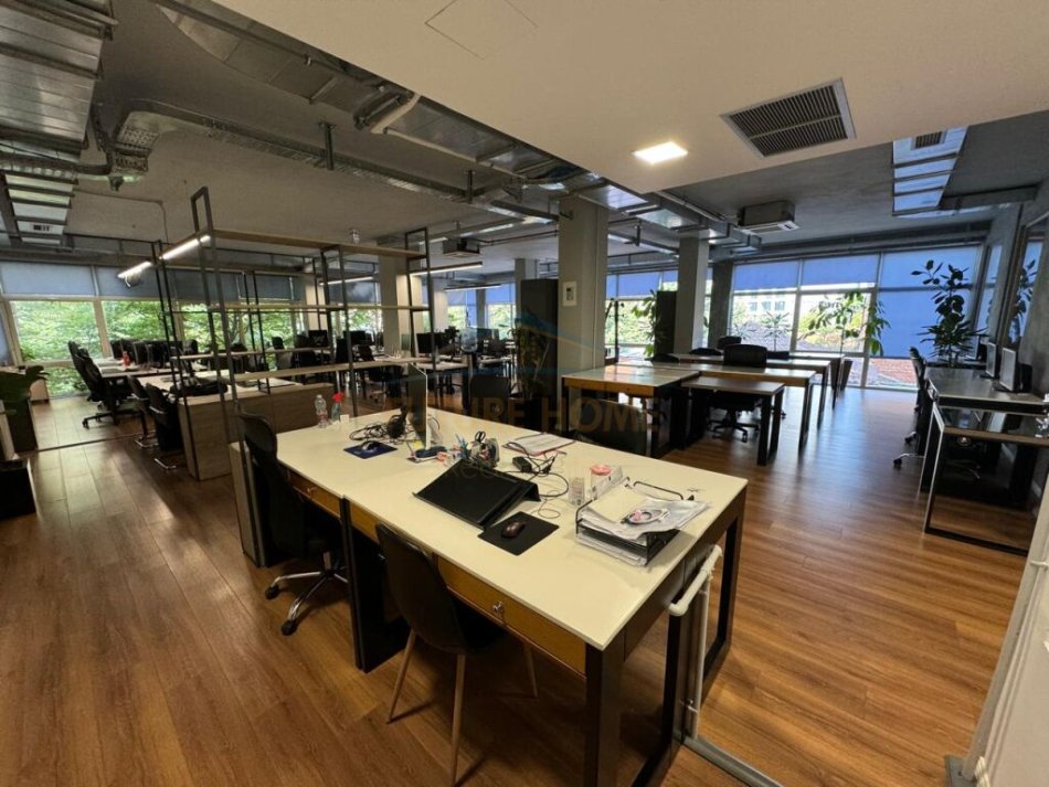 Tirane, shitet ambjent biznesi Kati 1, 514 m² 1.550.000 € (Rruga e Elbasabit)