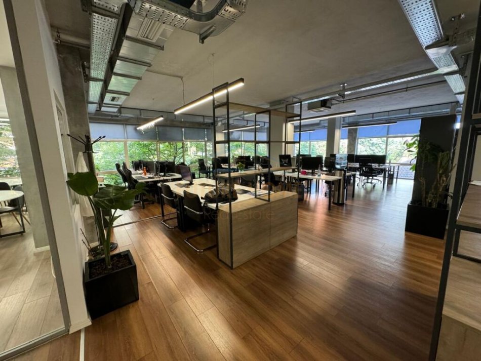 Tirane, shitet ambjent biznesi Kati 1, 514 m² 1.550.000 € (Rruga e Elbasabit)