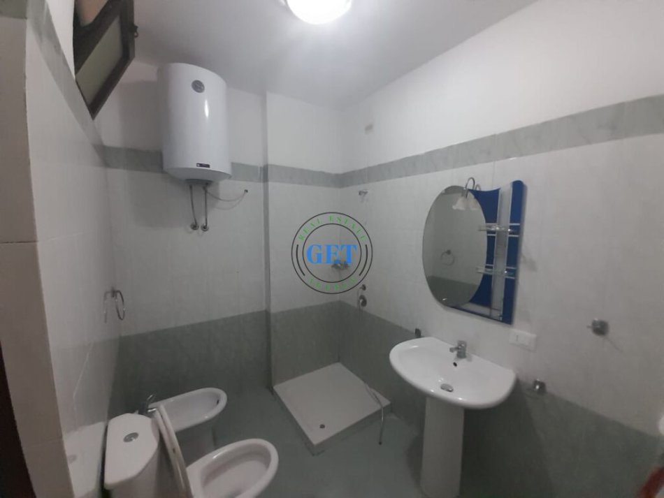 Durres, shitet apartament 2+1+Ballkon Kati 9, 105 m² 90,000 € (Ish Rajoni i Policise)