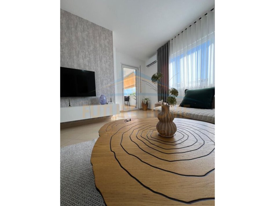 Tirane, shitet apartament 2+1+Aneks+Ballkon Kati 5, 118 m² 160.000 € 