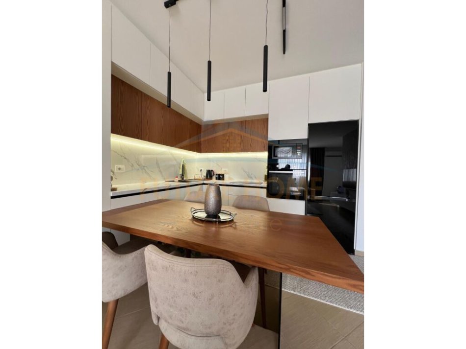 Tirane, shes apartament 2+1+Aneks Kati 5, 118 m² 160.000 € (astir)