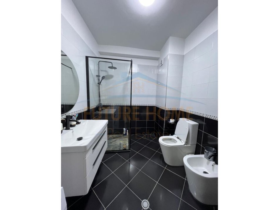 Tirane, shitet apartament 2+1+Ballkon Kati 5, 118 m² 160.000 € (Unaza e Re)