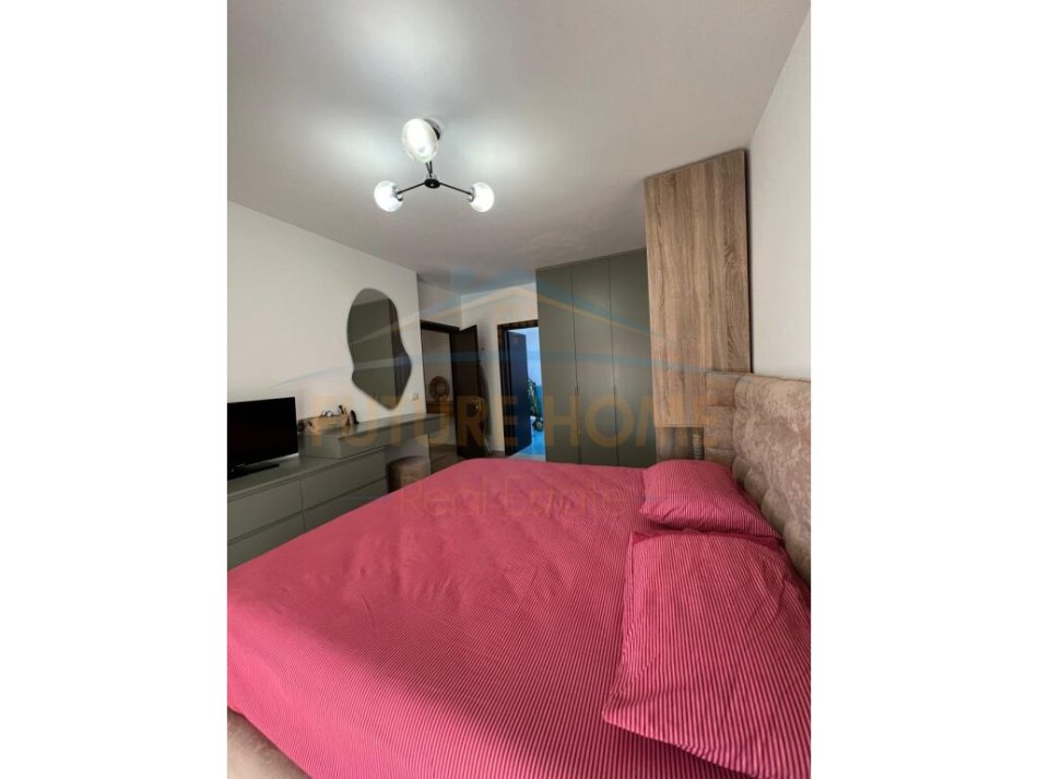 Tirane, shitet apartament 2+1+Ballkon Kati 5, 118 m² 160.000 € (Unaza e Re)