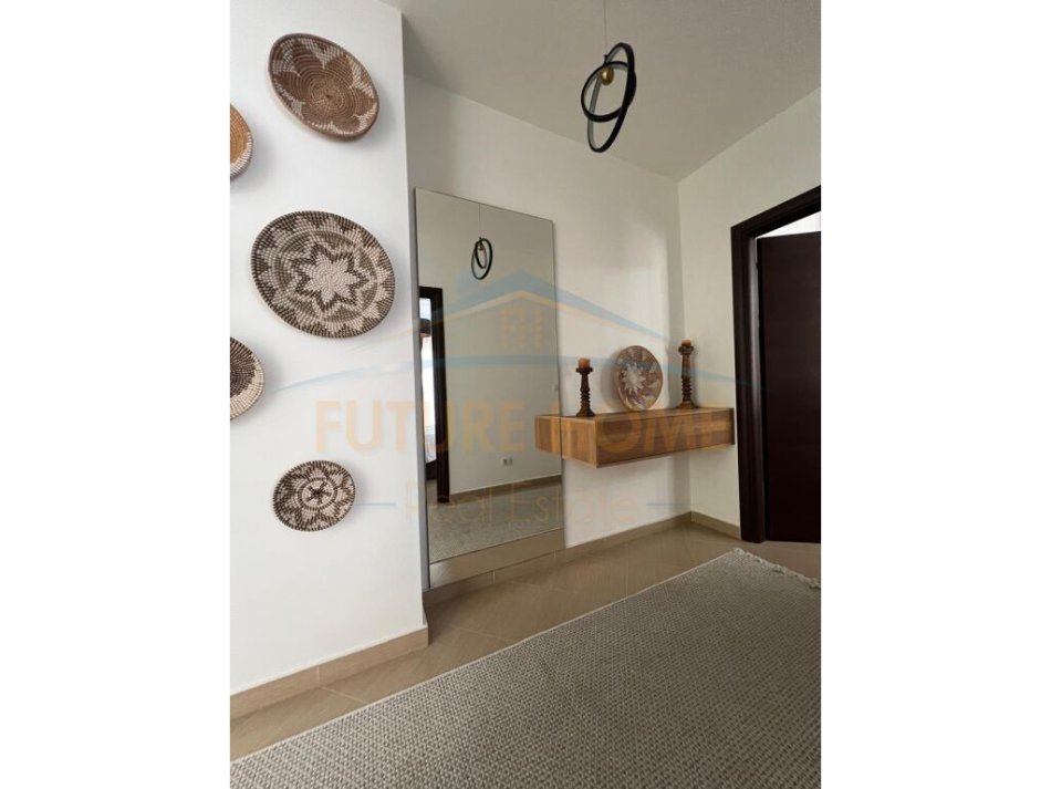 Tirane, shitet apartament 2+1+Aneks+Ballkon Kati 5, 118 m² 160.000 € 