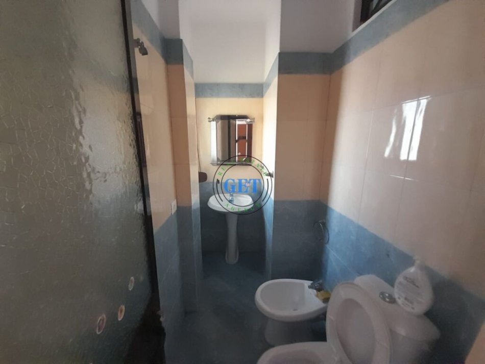 Durres, shitet apartament 2+1+Ballkon Kati 9, 105 m² 90,000 € (Ish Rajoni i Policise)