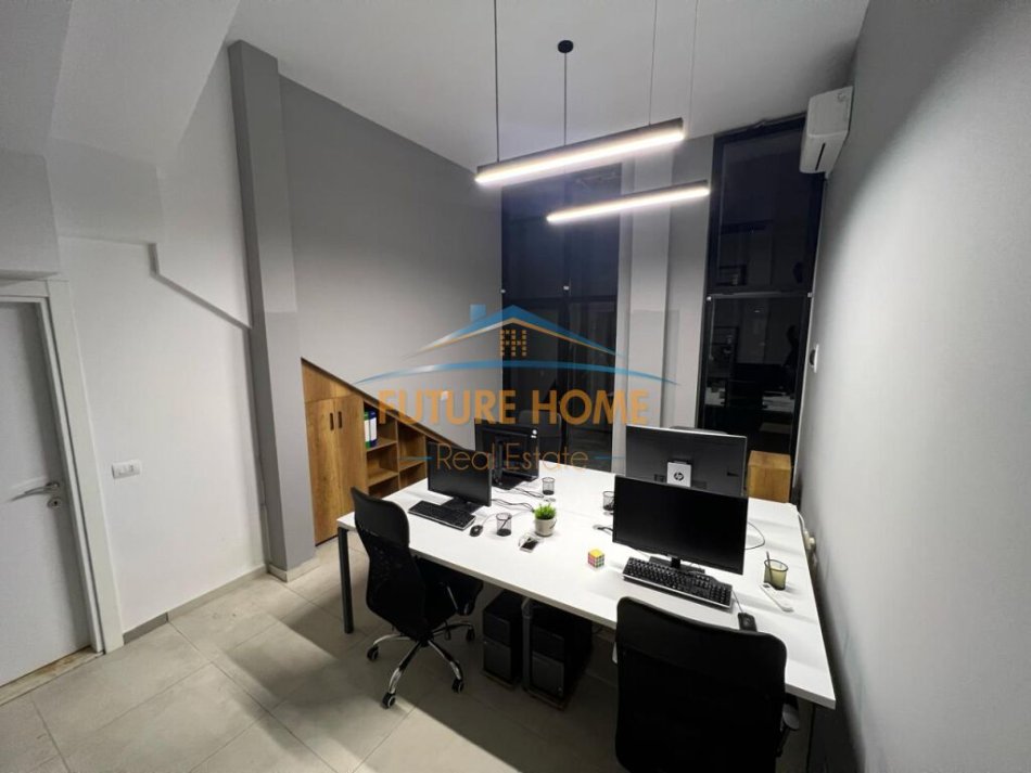 Tirane, jepet me qera zyre Kati 0, 23 m² 350 € (21 Dhjetori)