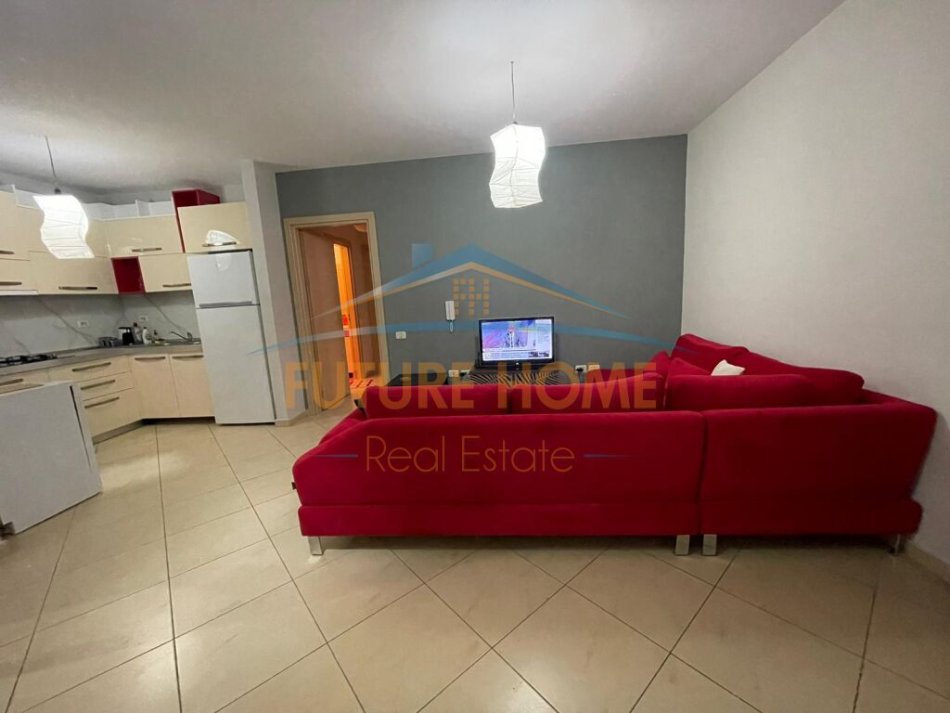 Tirane, jepet me qera apartament 2+1 Kati 3, 95 m² 550 € 