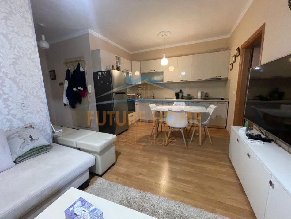 Tirane, shitet apartament 1+1 Kati 16, 52 m² 159.000 € (QENDER)