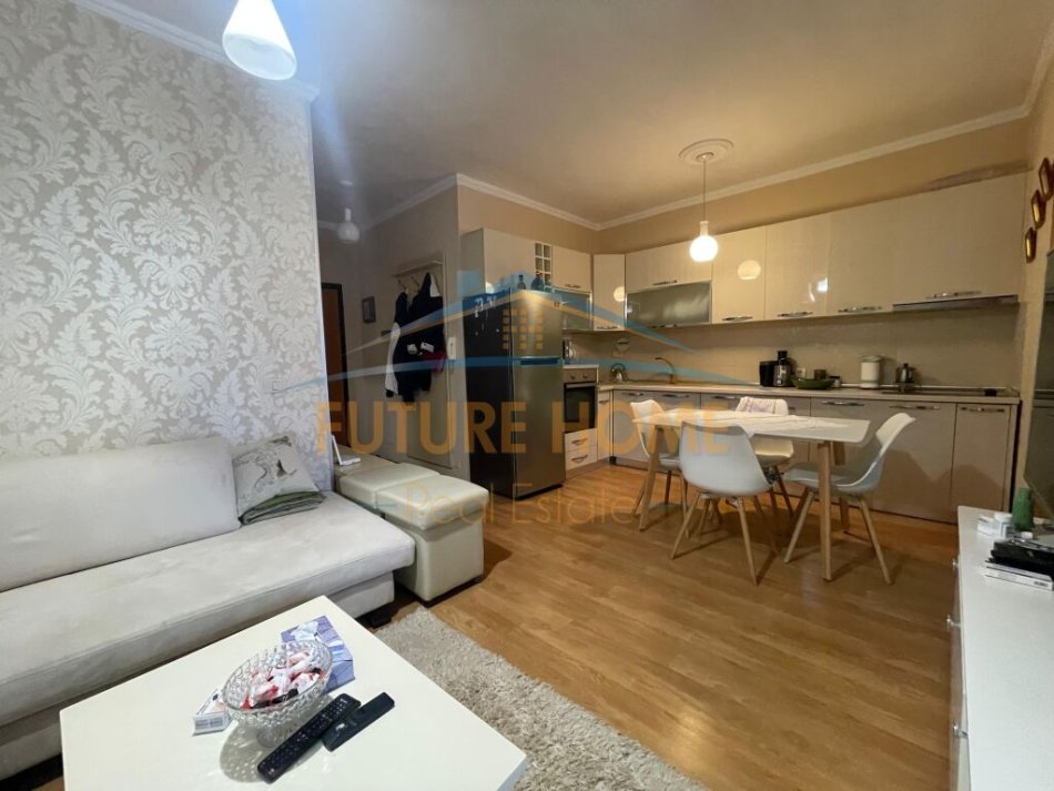 Tirane, shitet apartament 1+1 Kati 16, 52 m² 159.000 € (QENDER)