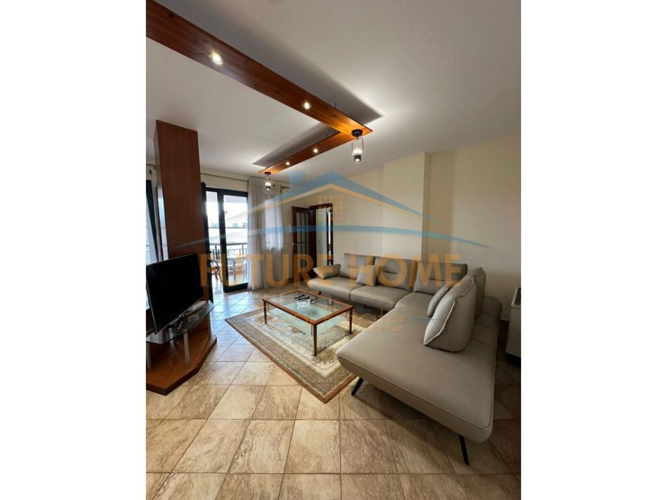 Tirane, jepet me qera apartament 2+1 Kati 9, 118 m² 1.250 € (Rruga Ibrahim Rugova)