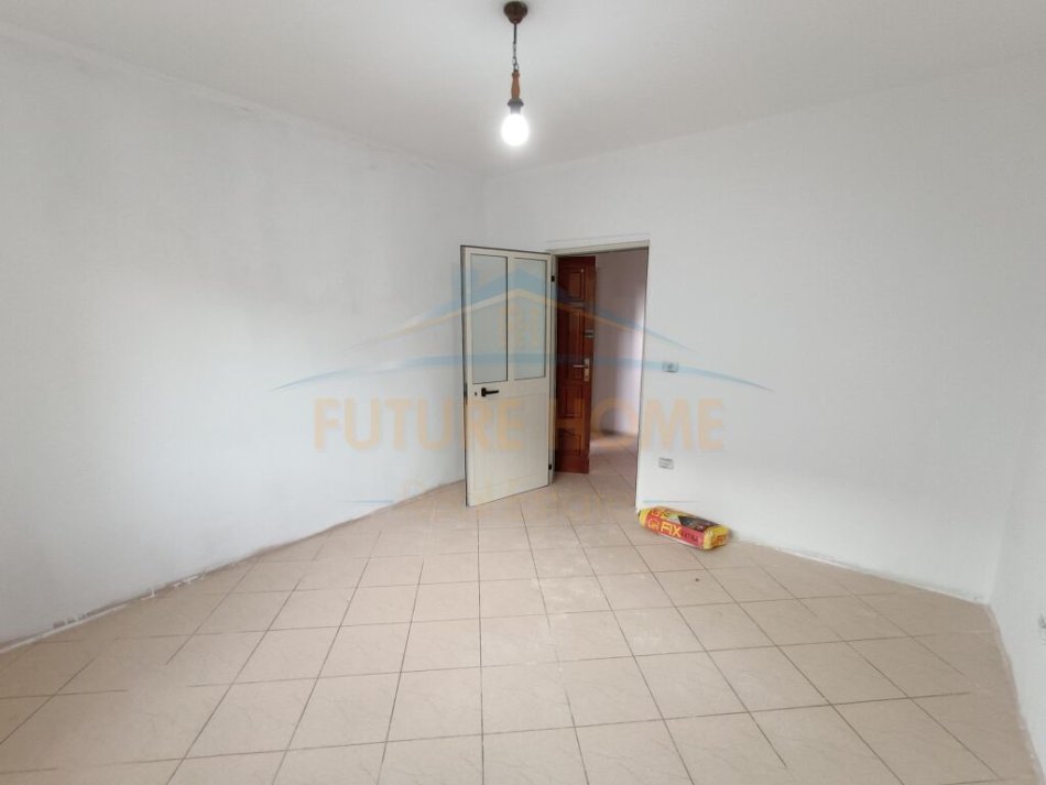 Durres, shitet apartament 1+1 Kati 2, 56 m² 65.000 € (Fusha e Reres, Durres)