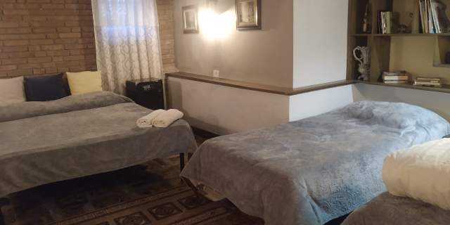 Tirane, jap me qera dhome Kati 0, 25 m² 20/30 Euro/Nata (Rruga "Asim Zeneli", prane COIN)