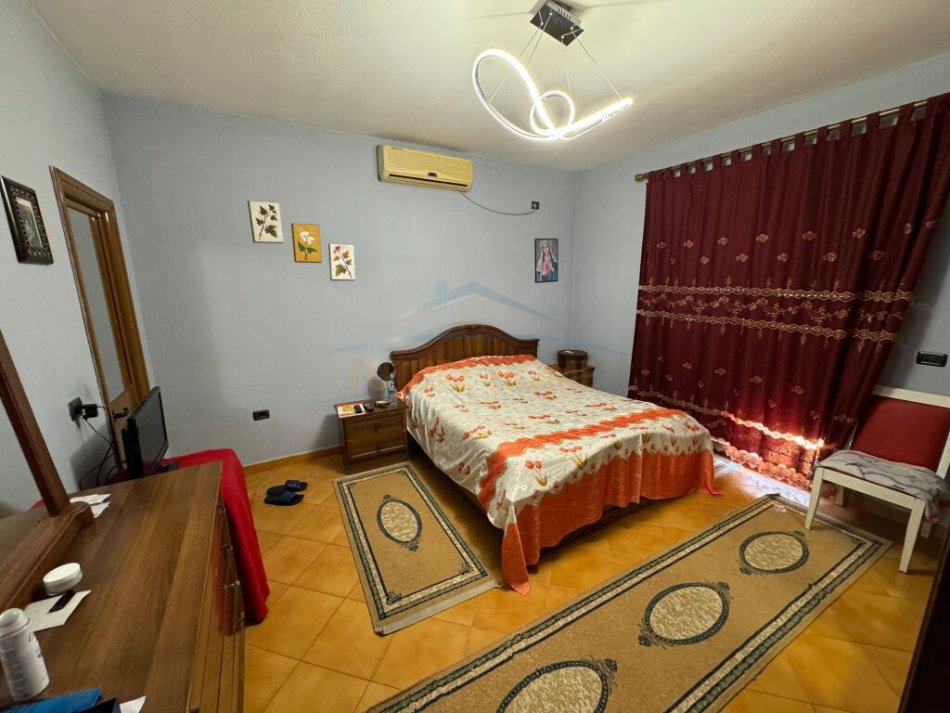 Tirane, shitet Vile 3 Katshe , 361 m² 400.000 € (Siri Kodra)