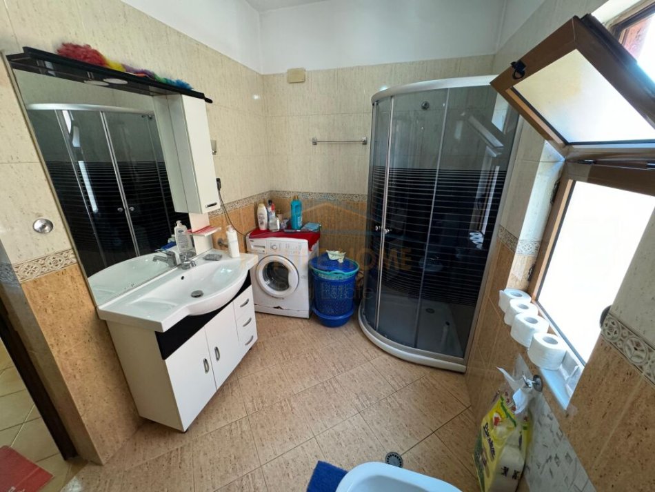 Tirane, shitet Vile 3 Katshe , 361 m² 400.000 € (Siri Kodra)