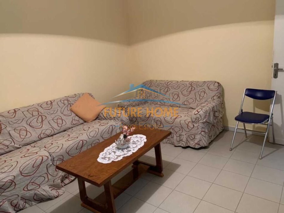 Tirane, jepet me qera apartament 2+1 Kati 5, 95 m² 500 € (Bulevardi Zogu 1)
