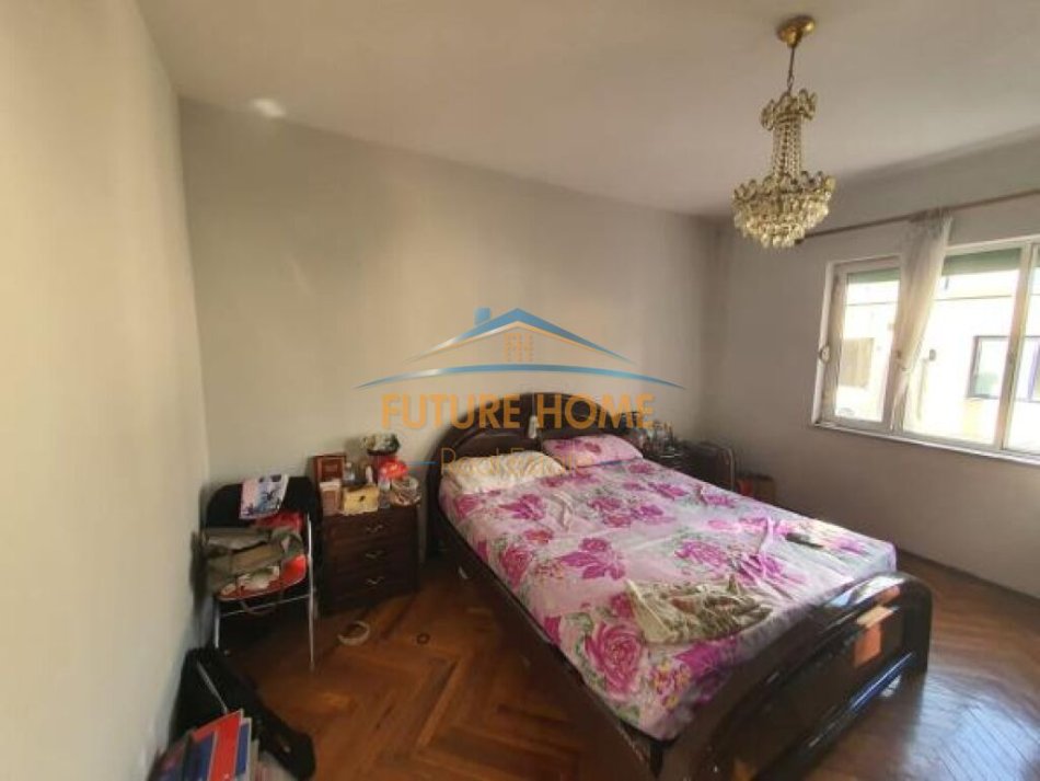 Tirane, jepet me qera apartament 2+1 Kati 5, 95 m² 500 € (Bulevardi Zogu 1)