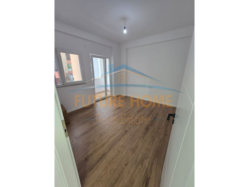 Tirane, shitet apartament 2+1+Ballkon Kati 2, 87 m² 210.000 € (RRUGA E ELBASANIT)