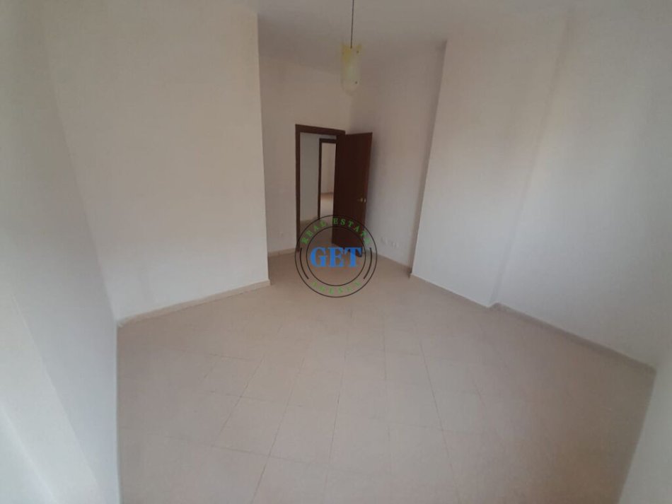 Durres, shitet apartament 2+1+Ballkon Kati 9, 105 m² 90,000 € (Ish Rajoni i Policise)