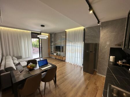 Shitje, 3 Apartamente 1+1 + 3 Poste Parkimi, prane Shkolles se Kuqe, Tirane AREA44267
