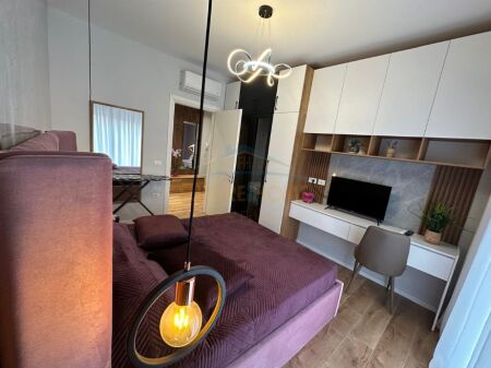 Shitje, 3 Apartamente 1+1 + 3 Poste Parkimi, prane Shkolles se Kuqe, Tirane AREA44267