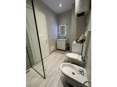 Shitje, 3 Apartamente 1+1 + 3 Poste Parkimi, prane Shkolles se Kuqe, Tirane AREA44267