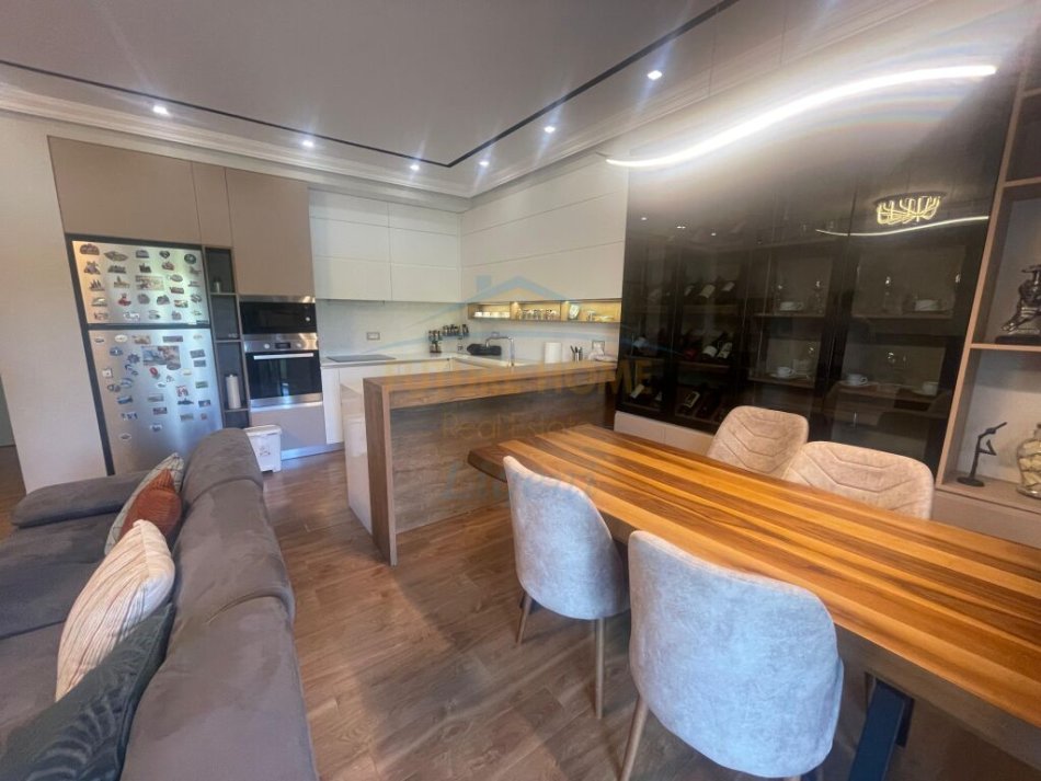 Tirane, shitet apartament 2+1 Kati 0, 116 m² 350.000 € (Liqeni i Thate)