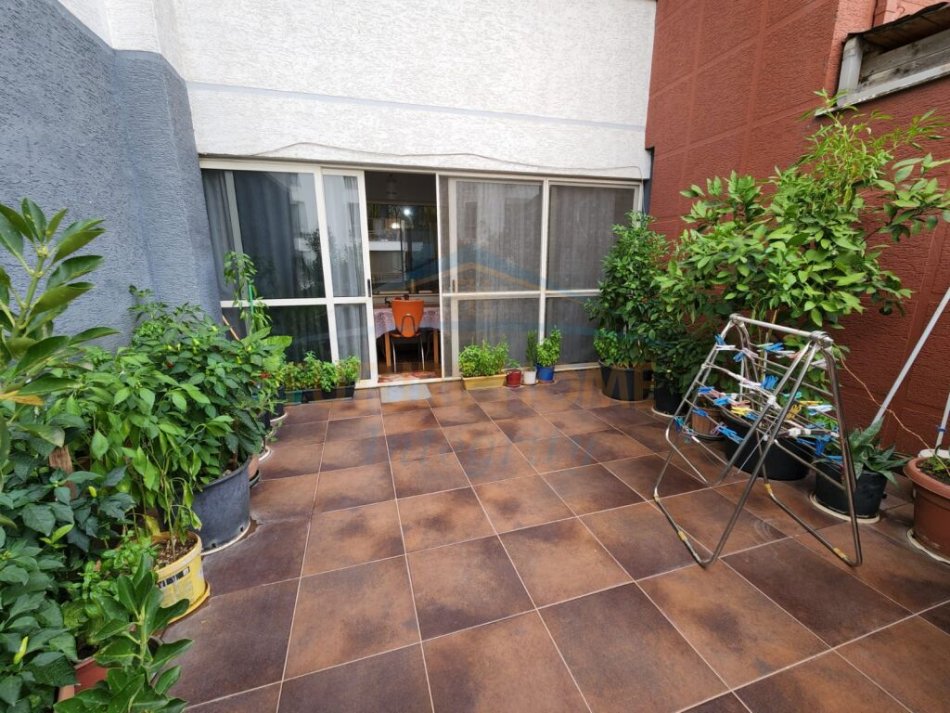 Shitet, Apartament 2+1+ Verande,Unaze e Re , Tirane